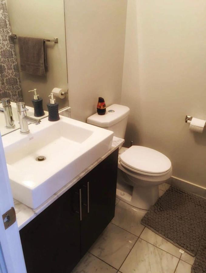 Apartament Beautiful Unit In Heart Of Downtown Toronto Zewnętrze zdjęcie